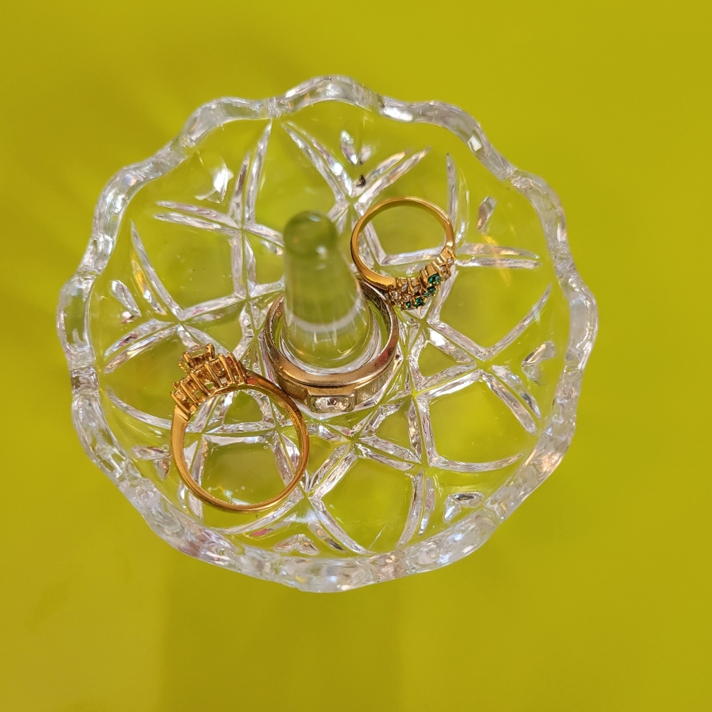 3 Costume Jewelry Rings & Faux Crystal Ring Holder Dish ~ Faux Diamonds! - Picture 15 of 16
